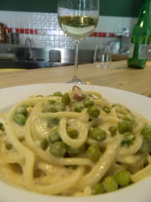 cacio-e-pepe-con-piselli