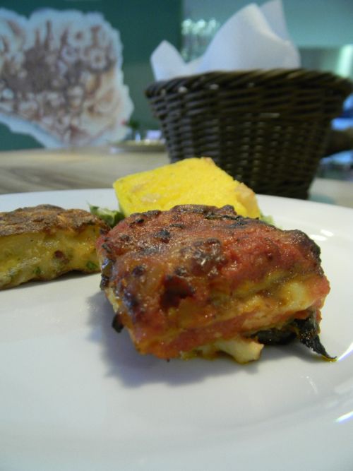 la-parmaggiana-al-melenzane-pizza-gialla-e-frittata-di-pasta